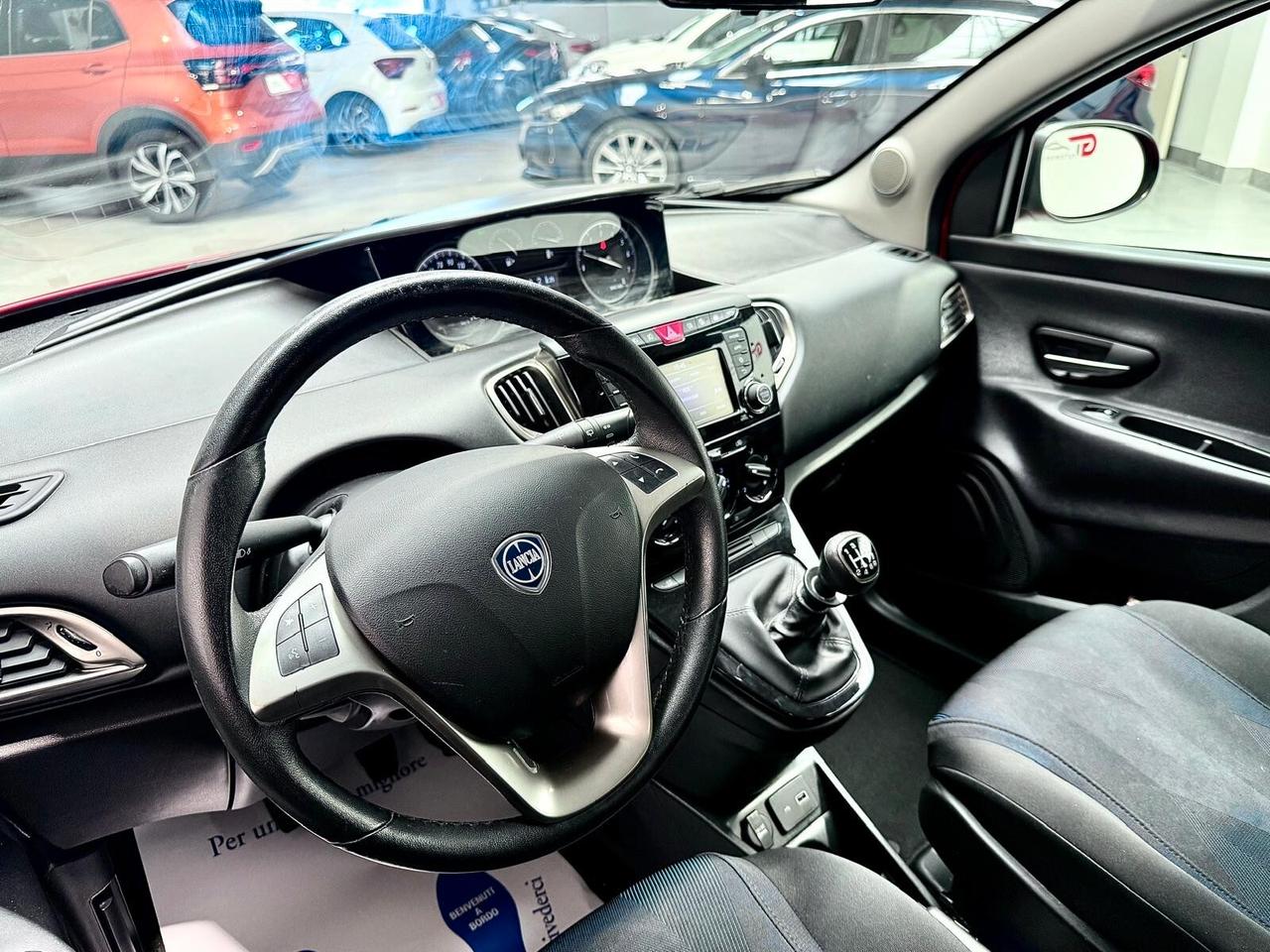 Lancia Ypsilon 1.0 FireFly 5 porte S&S Hybrid Ecochic Gold