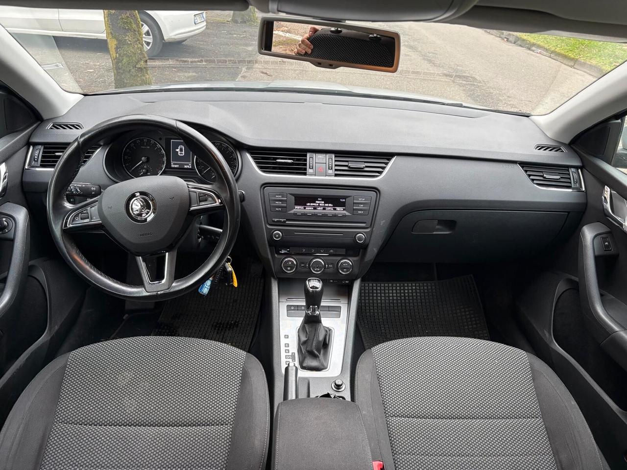 Skoda Octavia 1.6 TDI CR 105 CV DSG Wagon Elegance