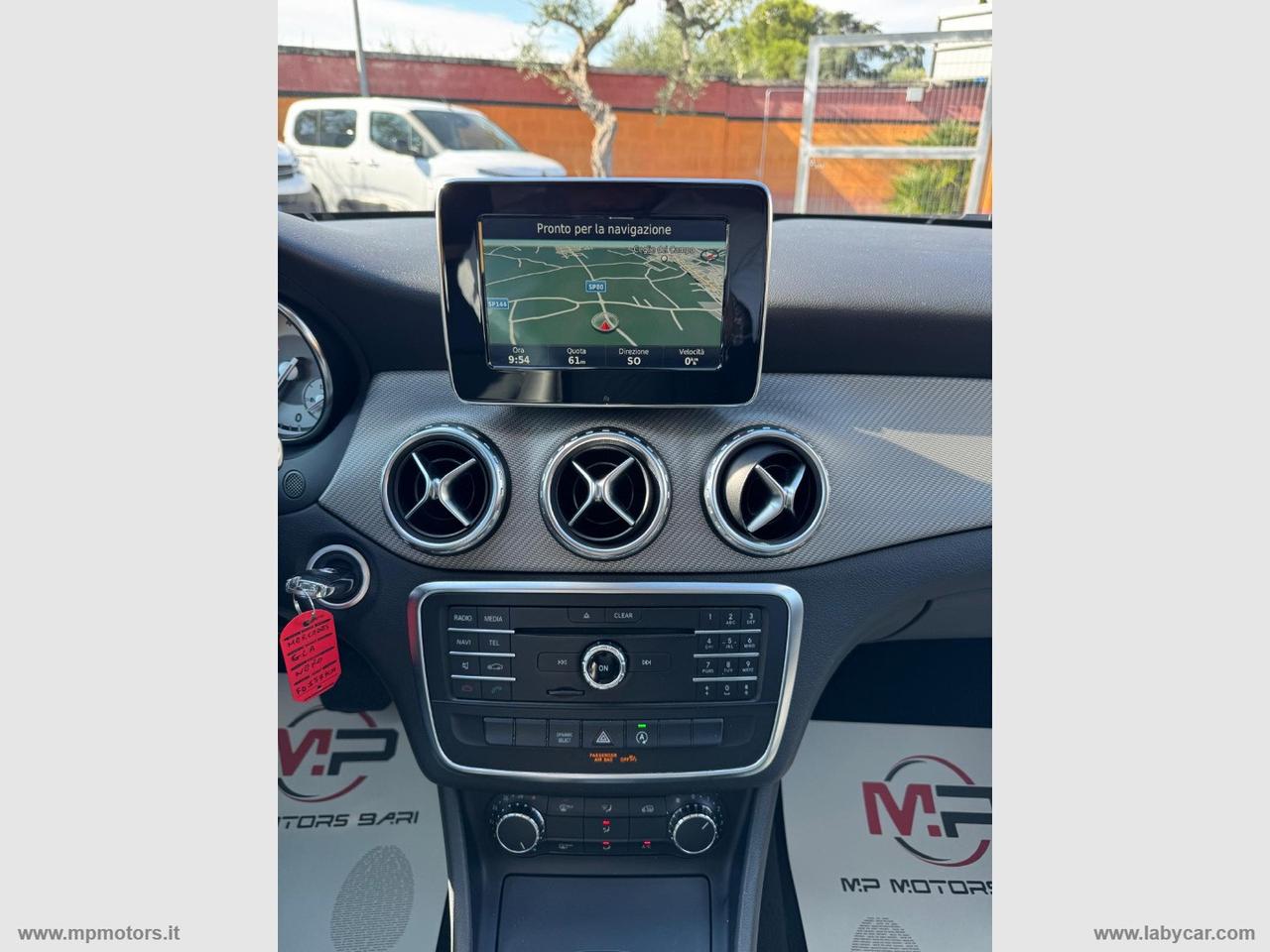 MERCEDES-BENZ GLA 180D AUTOMATIC SPORT 1.5 109CV