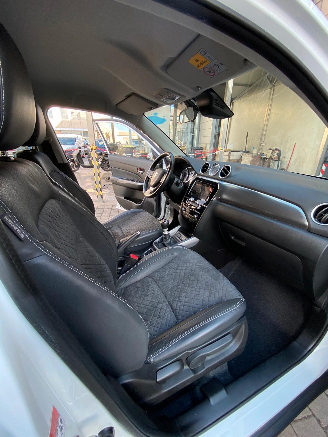 Suzuki Vitara 1.4 Hybrid Top