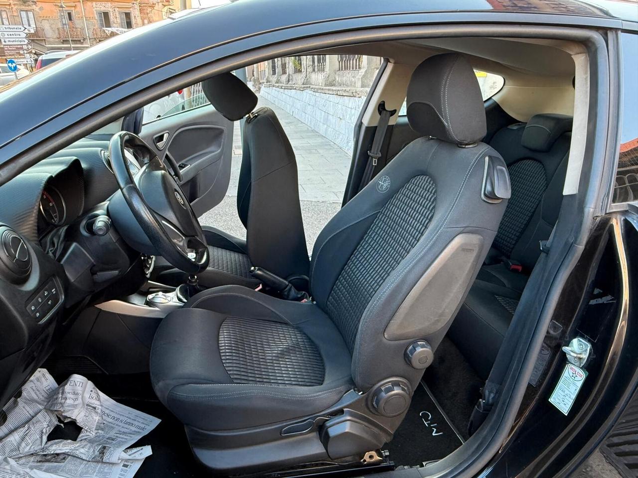Alfa Romeo MiTo 1.6 JTDm 16V Distinctive Sport Pack