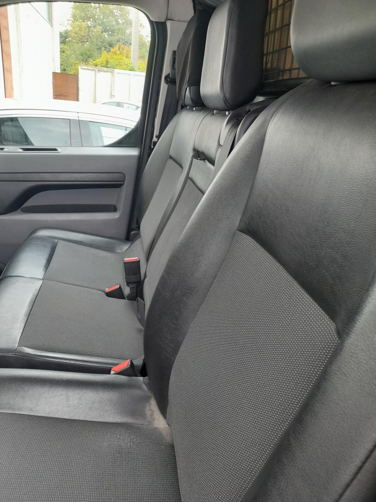 Toyota Proace incidentata