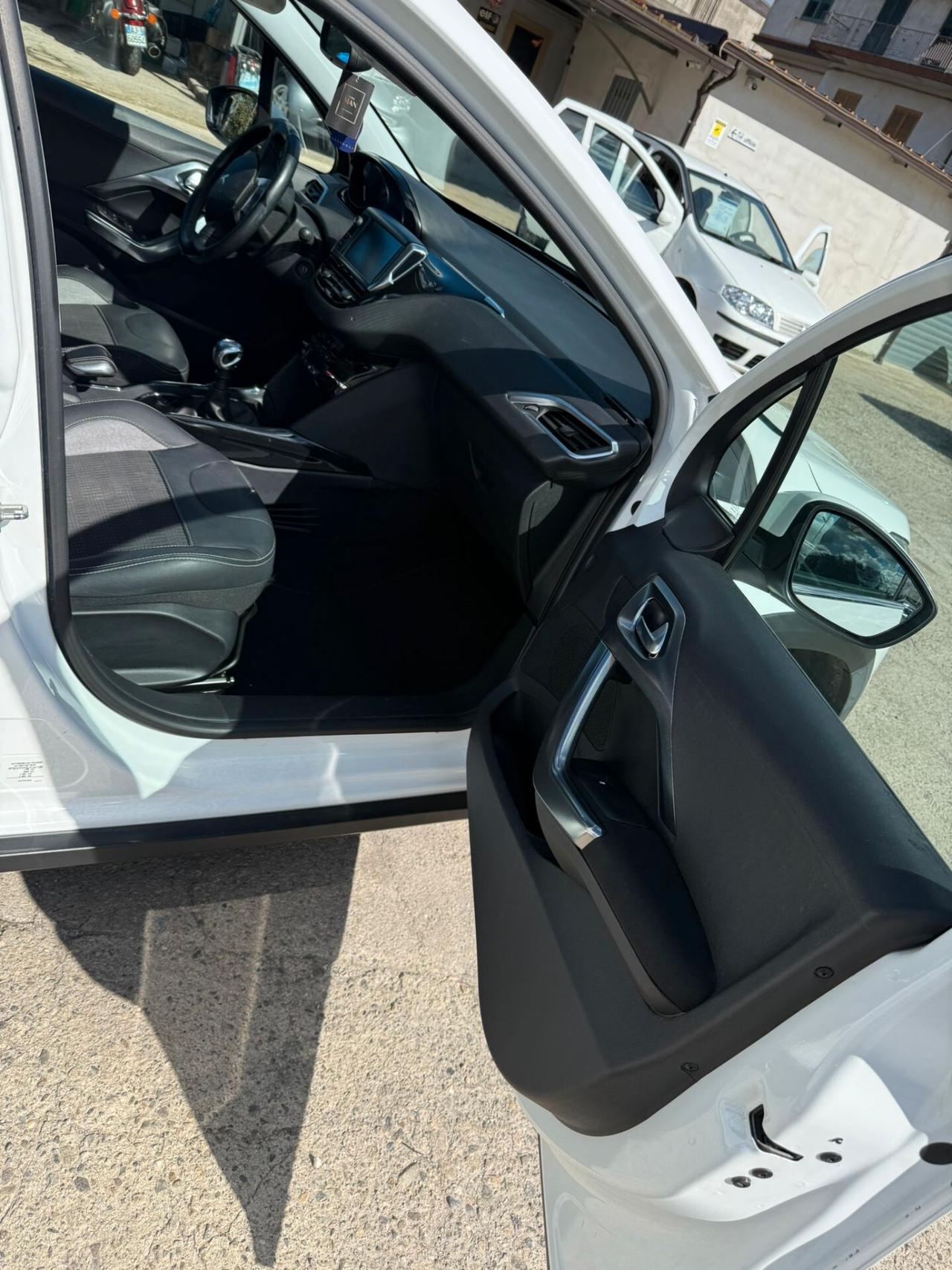 Peugeot 2008 BlueHDi 100 S&S Allure