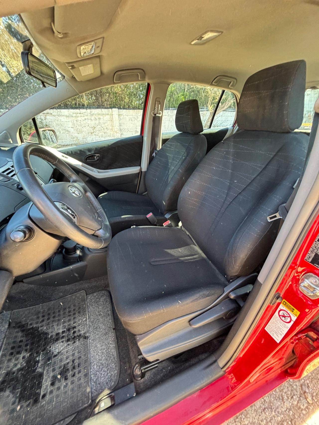 Toyota Yaris 1.0 5 porte Sol