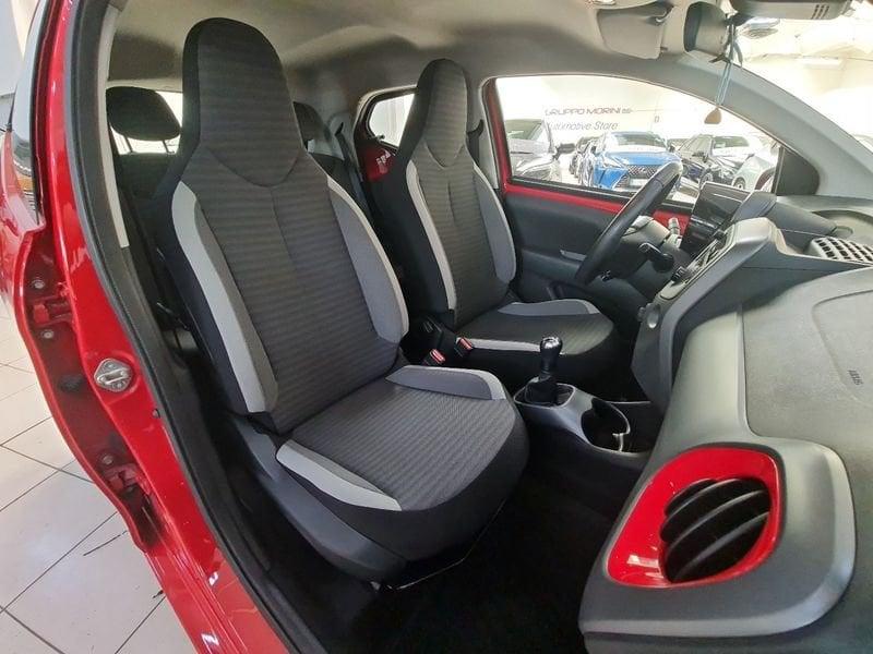 Toyota Aygo Connect 1.0 VVT-i 72 CV 5 porte x-play