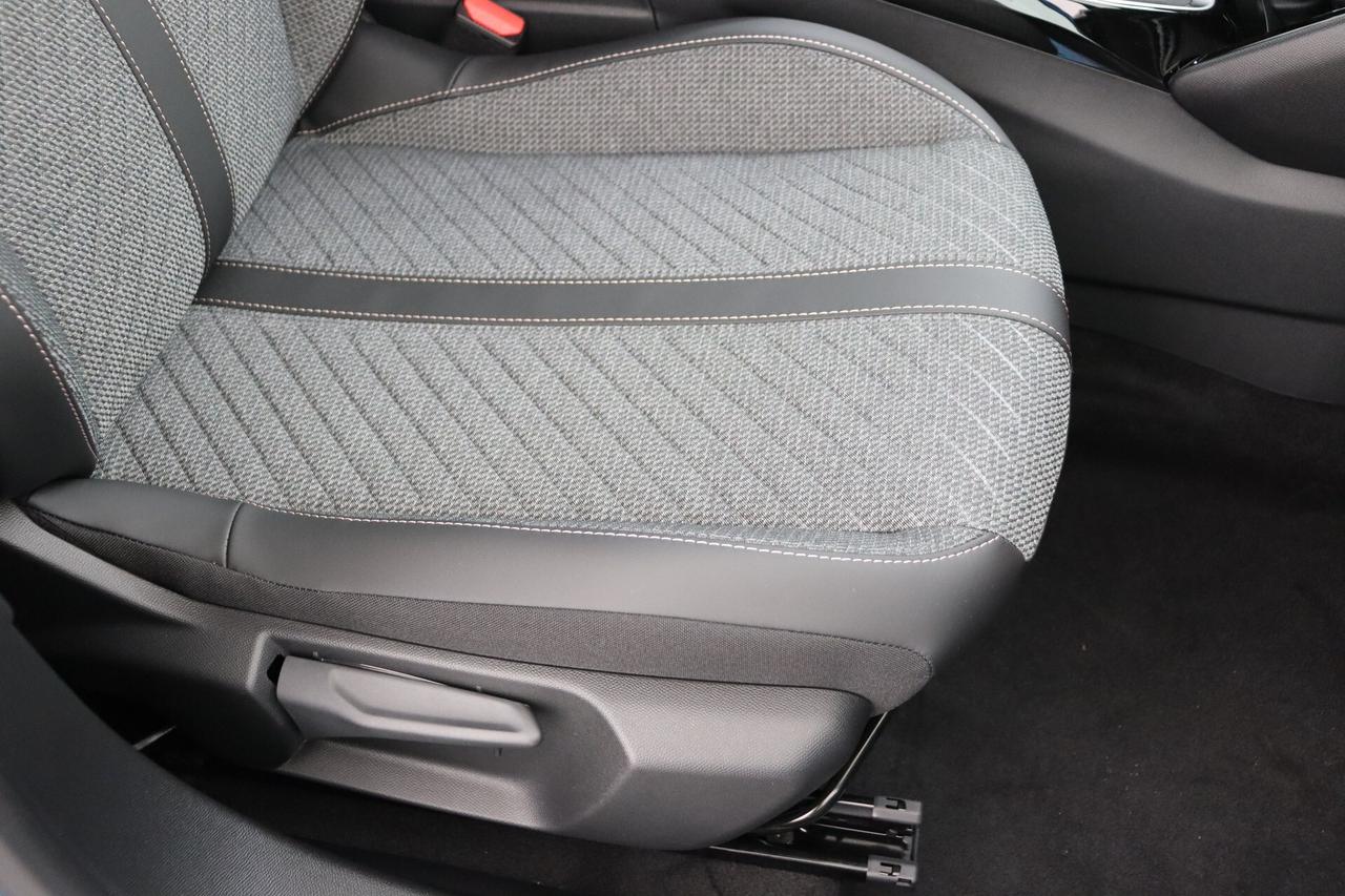 Peugeot 2008 Allure 1.2 Km0 * NAVIGAT. BLUETOOTH *