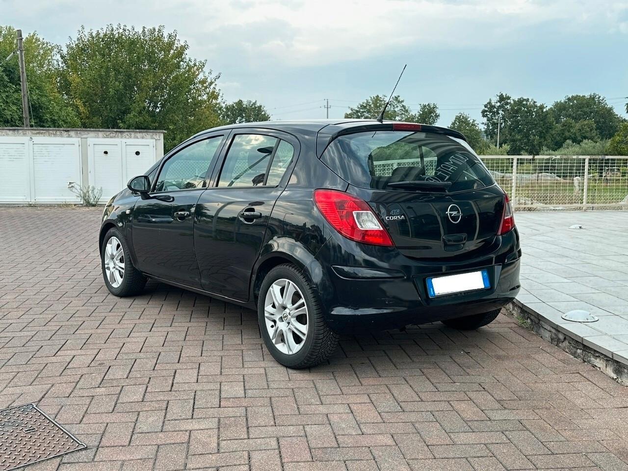 Opel Corsa 1.2 Cosmo *NEOPATENTATI