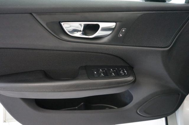VOLVO V60 D3 Momentum Business Uniprop. Ufficiale Italia