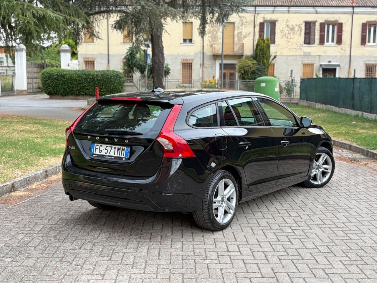 Volvo V60 D2 2.0Diesel automatico euro6