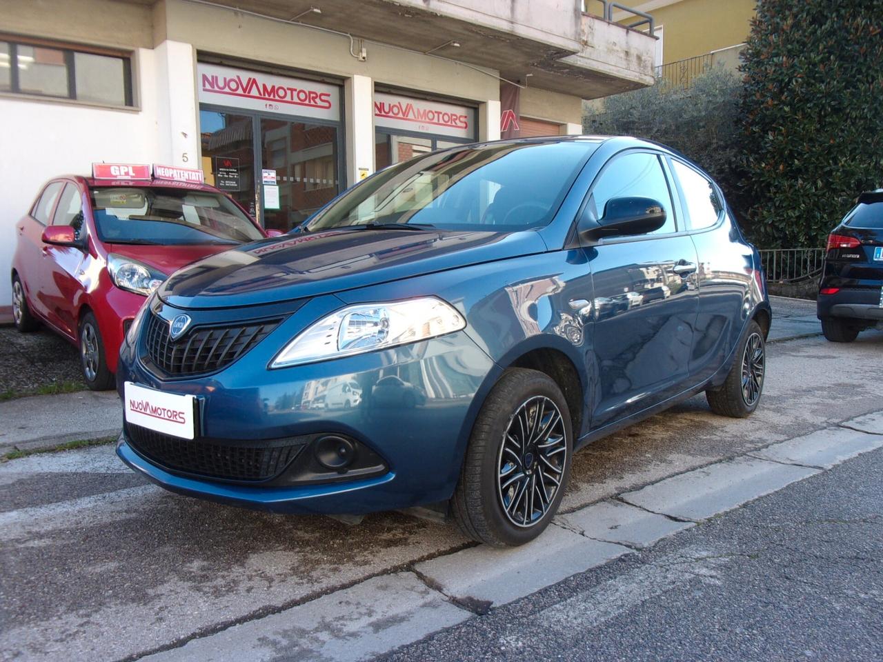 Lancia Ypsilon 1.0 FireFly 5 porte S&S Hybrid Gold