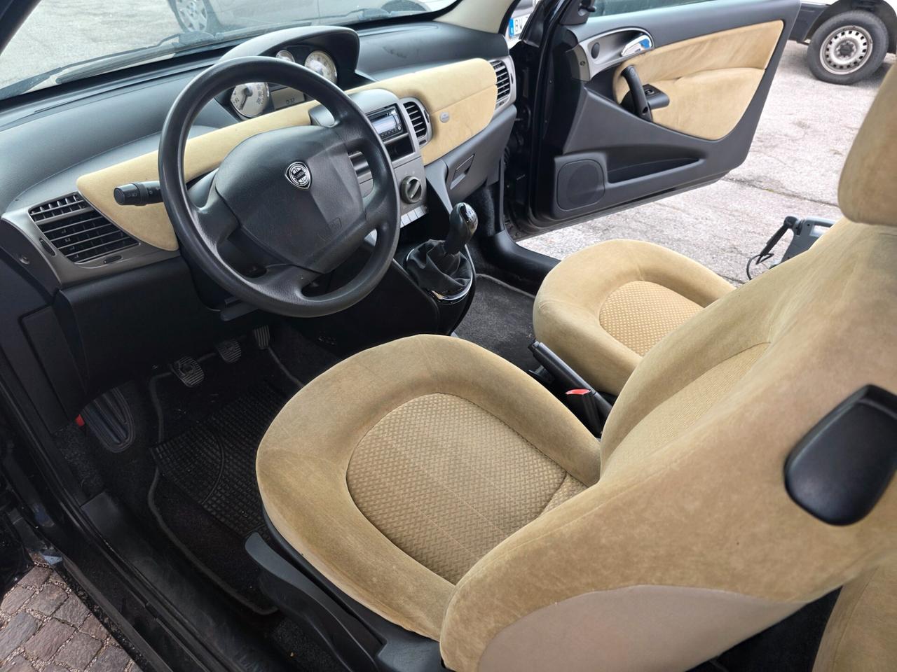 Lancia Ypsilon 1.3 Multijet 16V con 209.000km Neopatentati ok