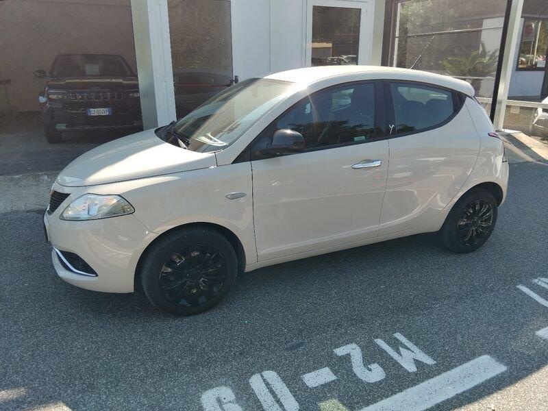 Lancia Ypsilon III 2015 1.2 Gold 69cv my16