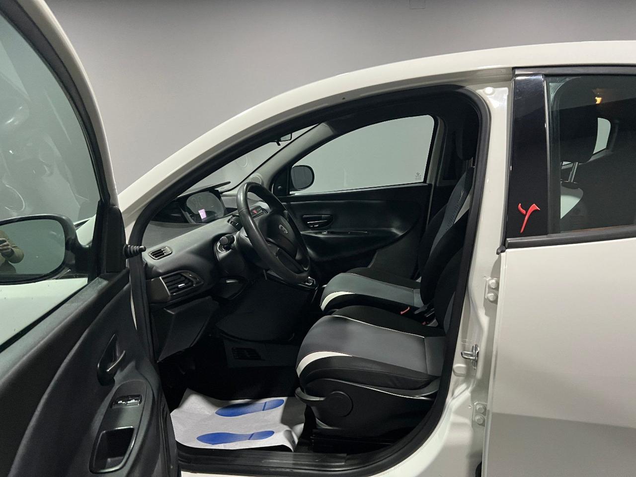 Lancia Ypsilon 1.3 MJT 16V 95 CV 5 posti S&S Elefantino