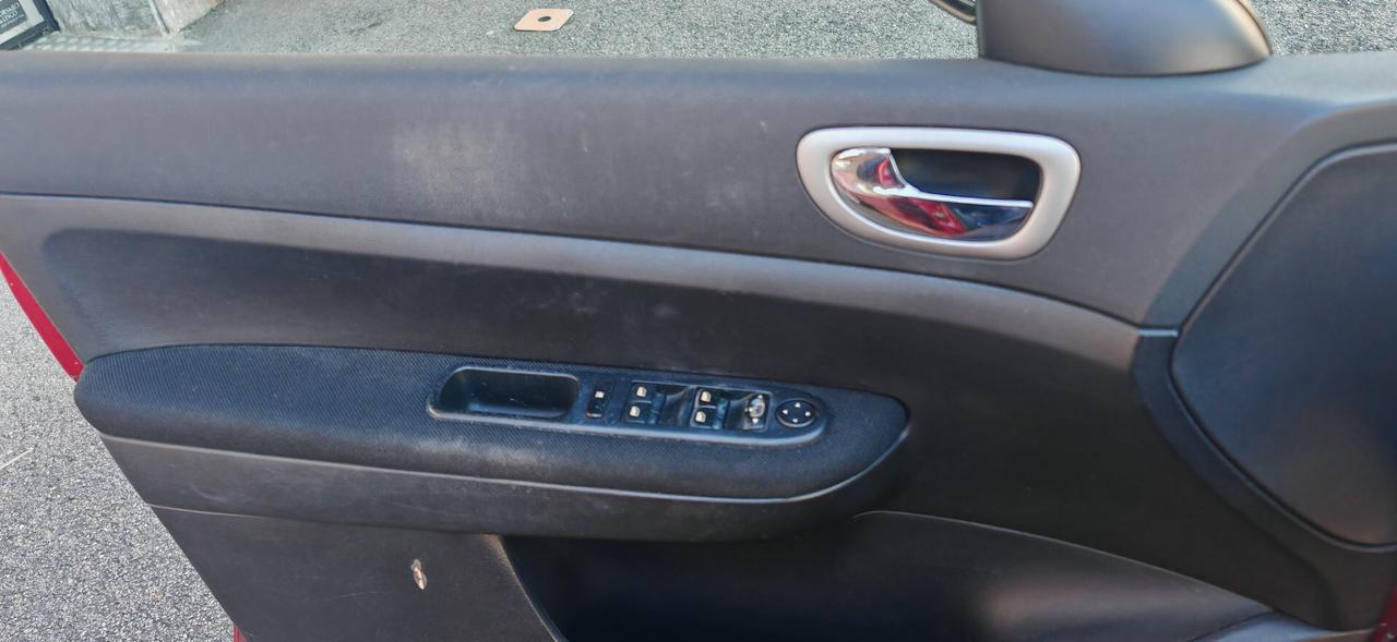 Peugeot 307 1.6 16V 5p. XS