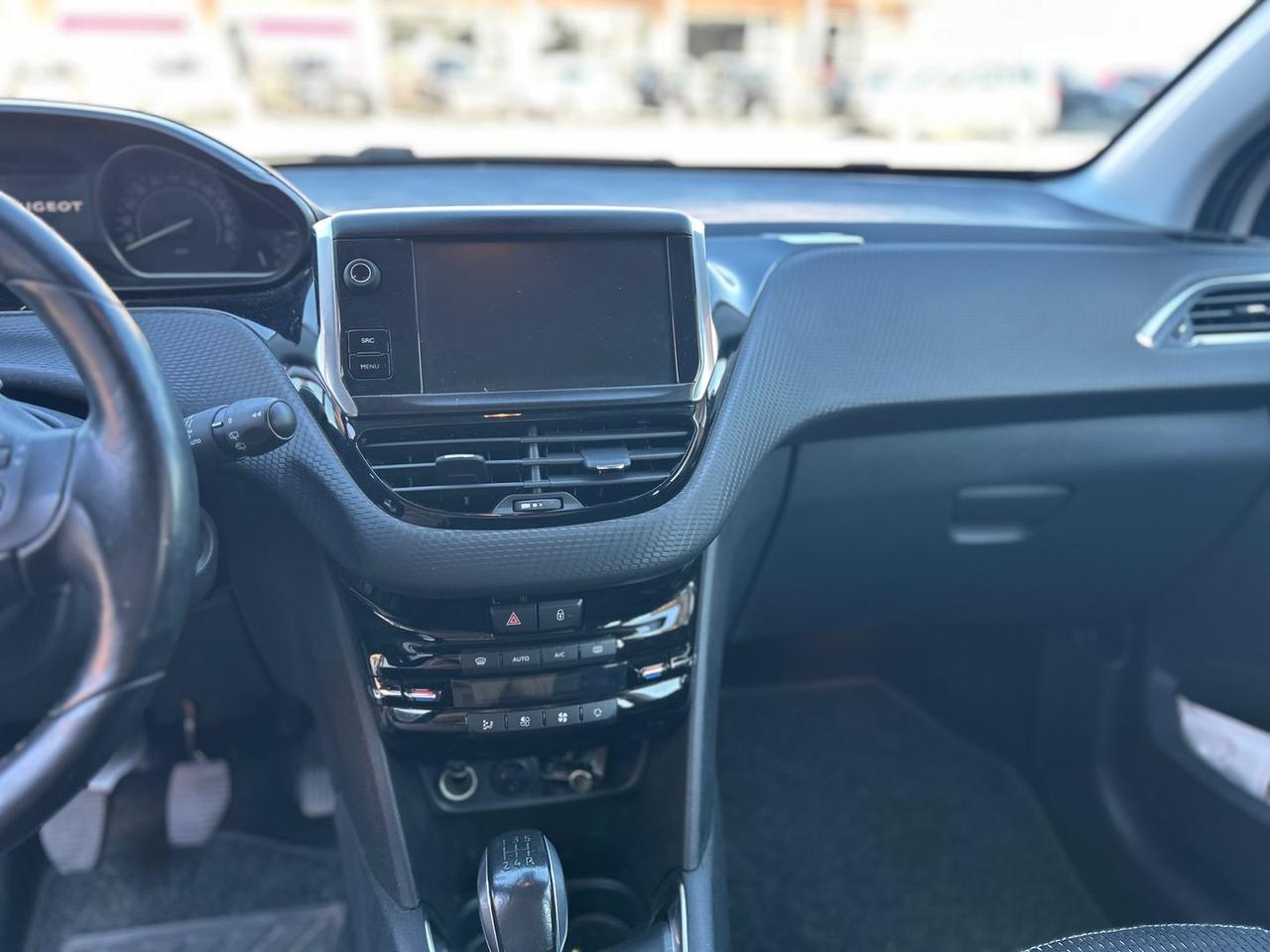 Peugeot 208 Allure 1.2 PureTech 82 #8112