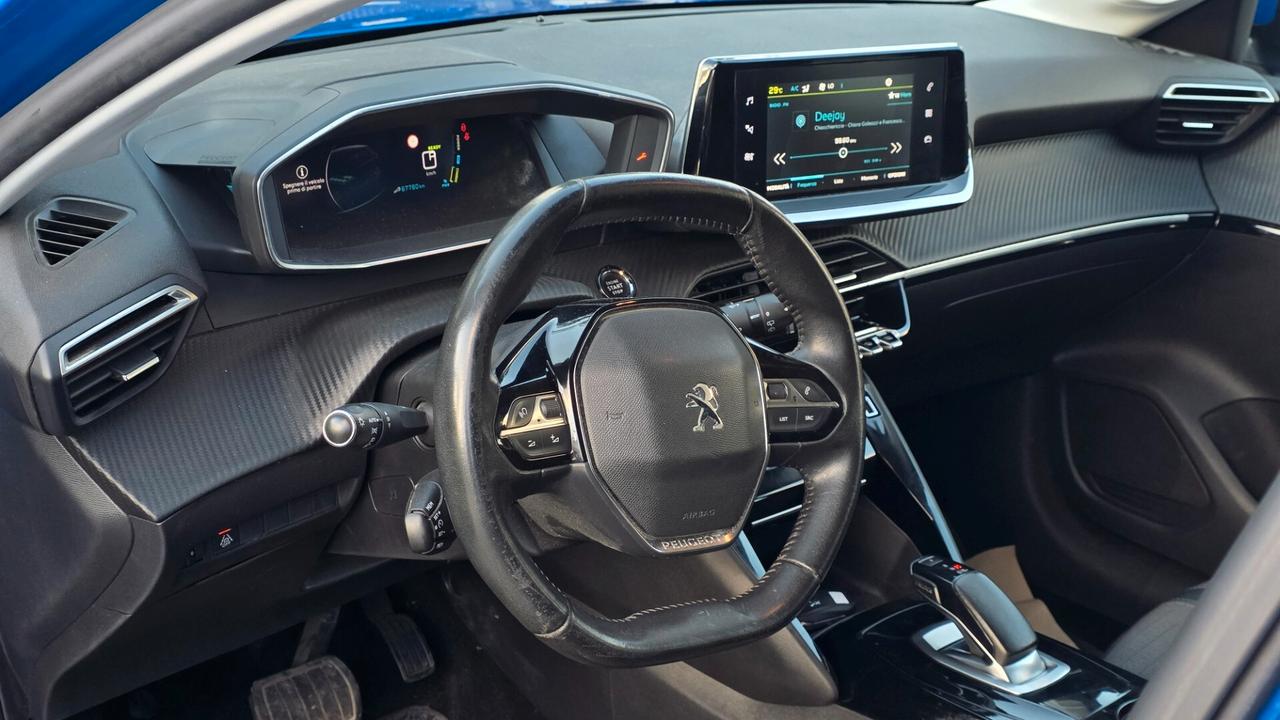 Peugeot 208 motore elettrico 136 CV 5 porte Allure