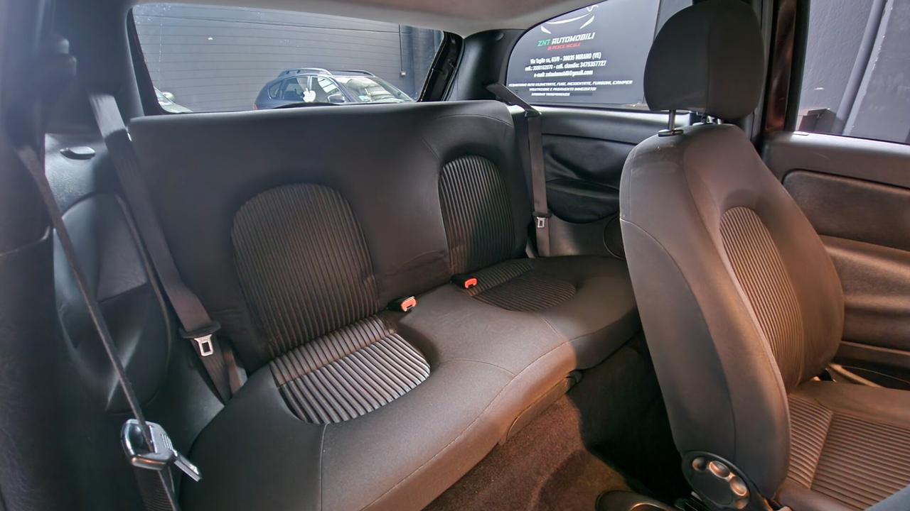 Lancia Ypsilon 1.3 MJT 75 CV Elle