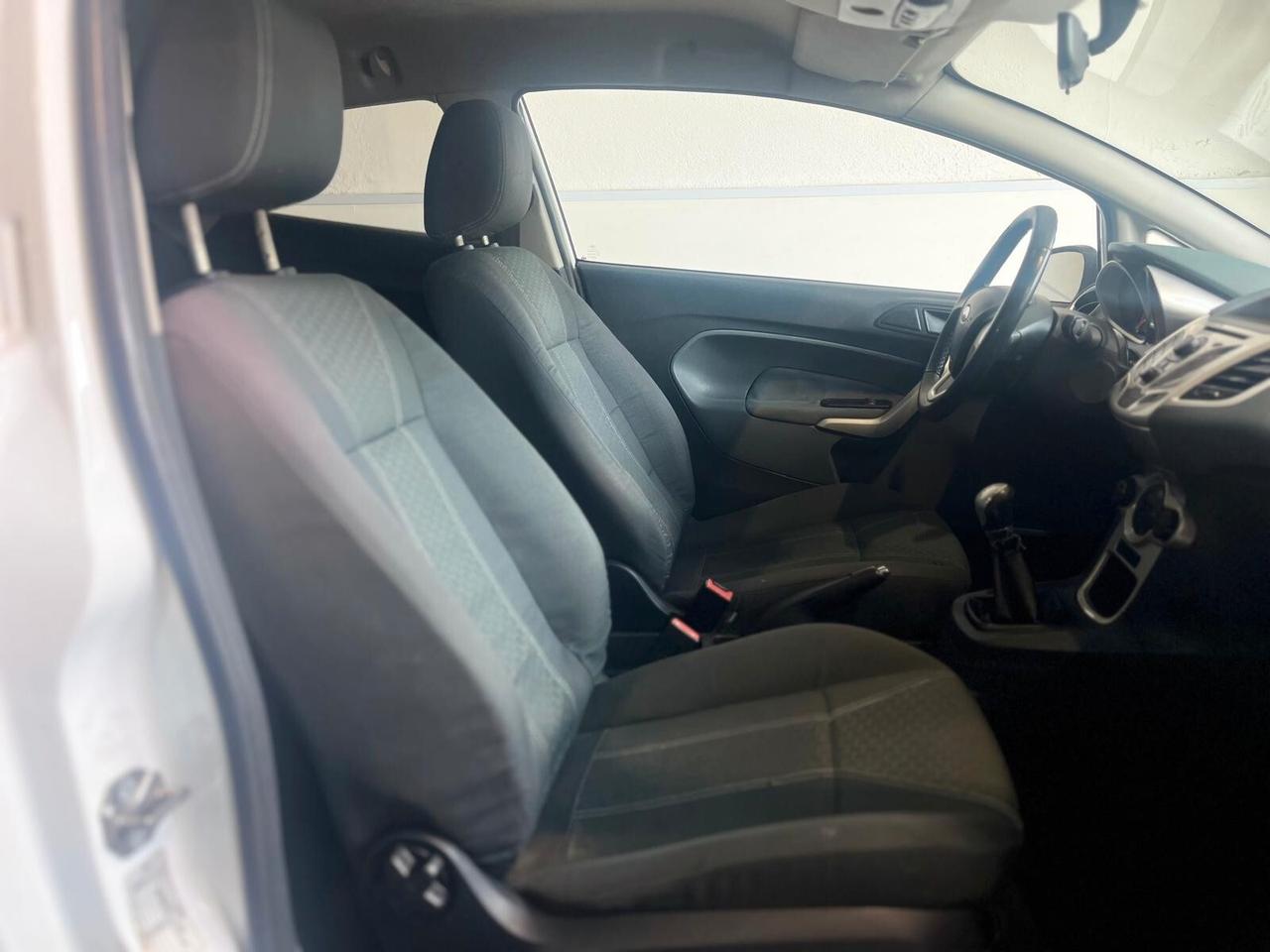 FORD FIESTA 1.2 60CV TITANIUM *UNICOPRO* *2012*