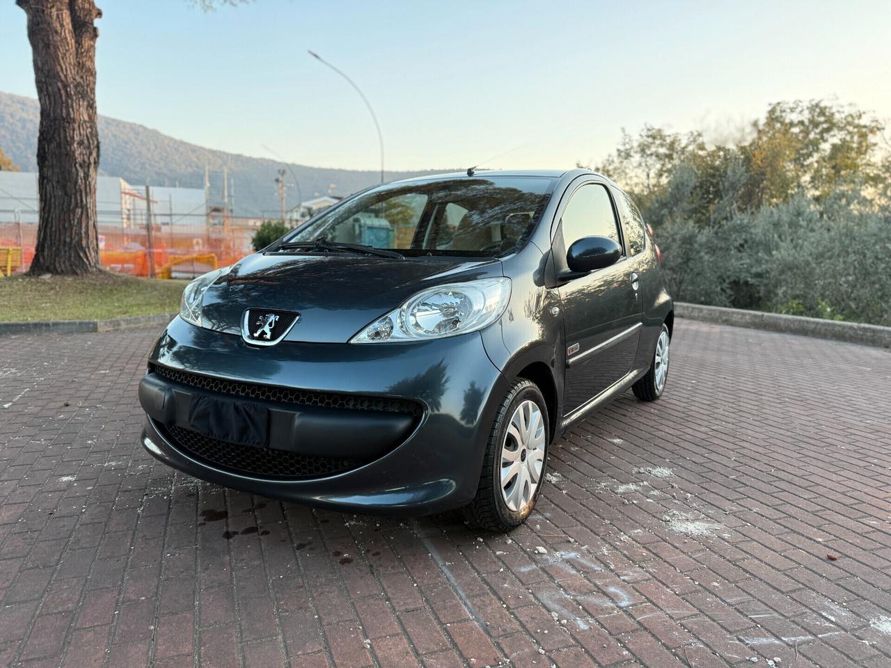Peugeot 107 1.0 68CV 3p. Sweet Years neopatentati,ottime condizioni