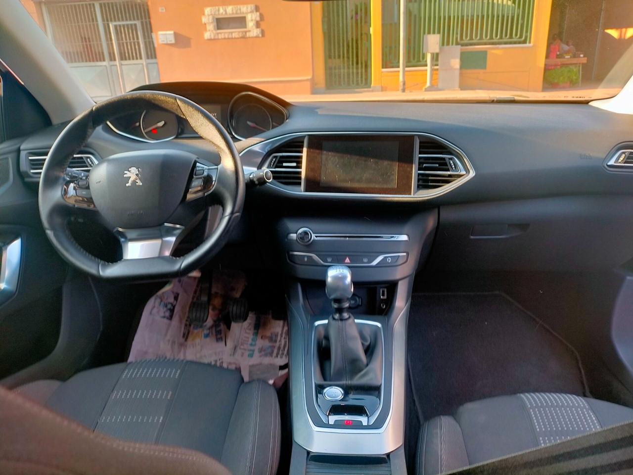 Peugeot 308 BlueHDi 120 S&S Business