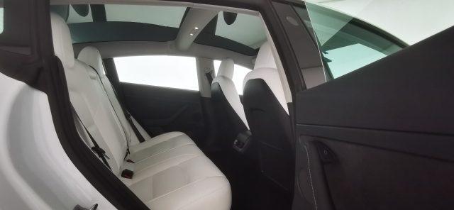 TESLA Model 3 RWD