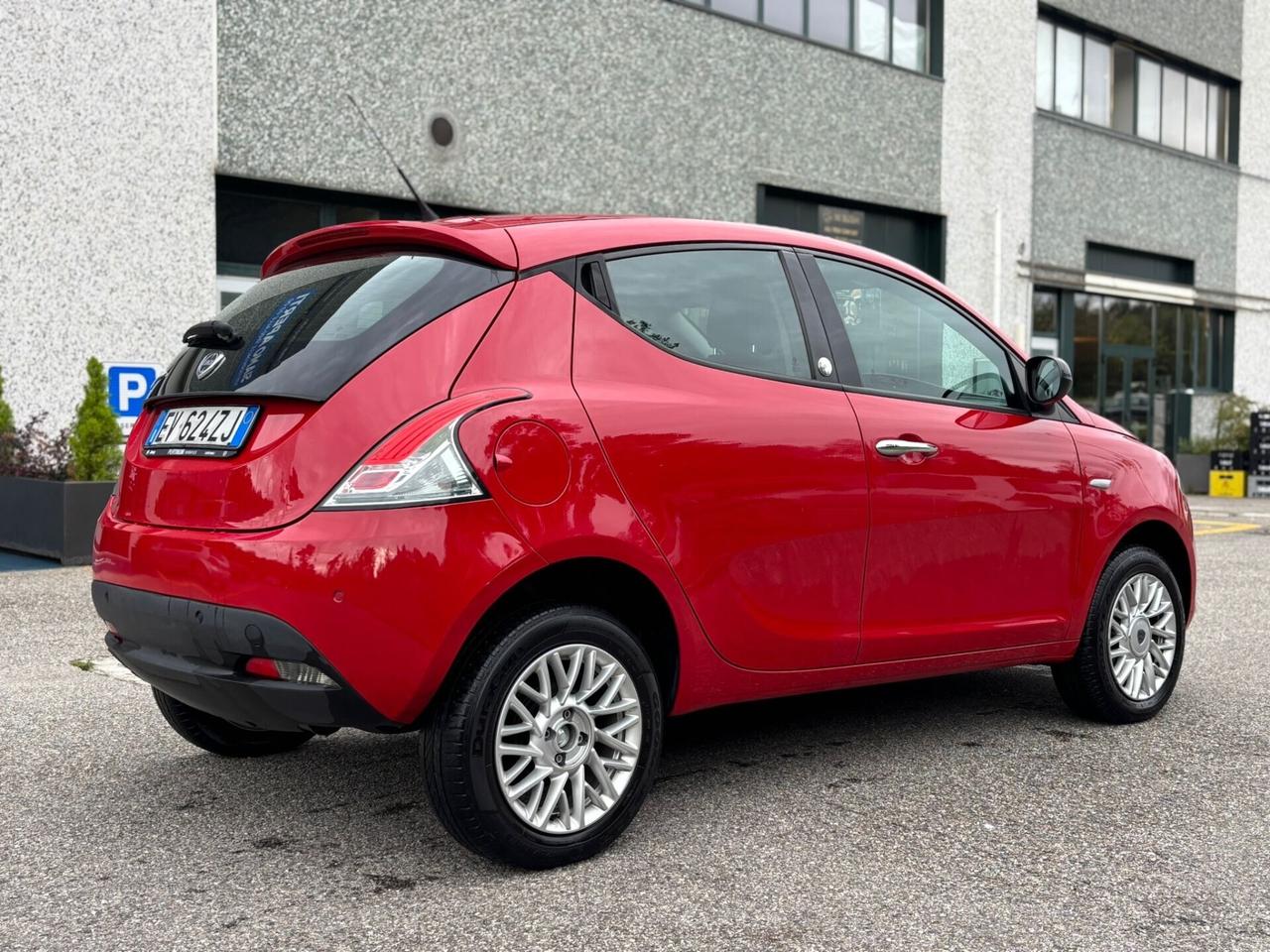 Lancia Ypsilon 0.9 TwinAir *NEOPATENTATI*METANO*