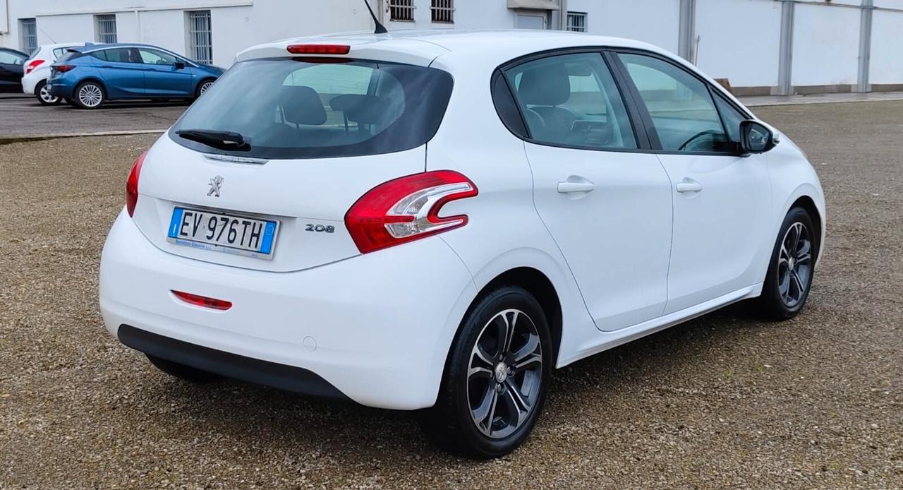 Peugeot 208 1.4 HDi 68 CV 5 porte Allure