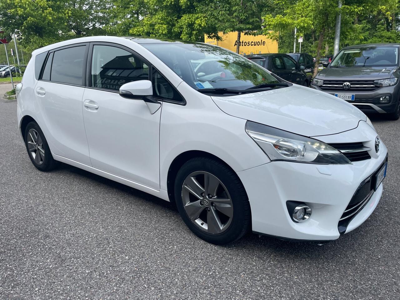 Toyota Verso 1.6 D-4D 7 posti*Tetto*Navi*Neopatentati*