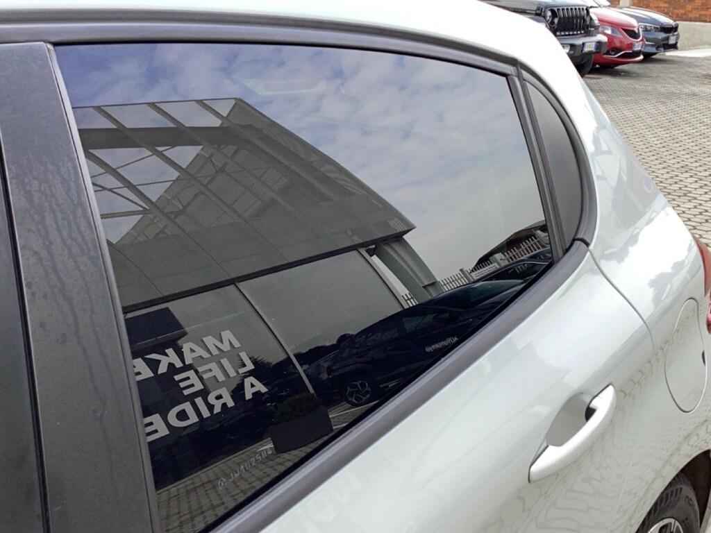 Peugeot 208 5 Porte 1.2 PureTech Signature