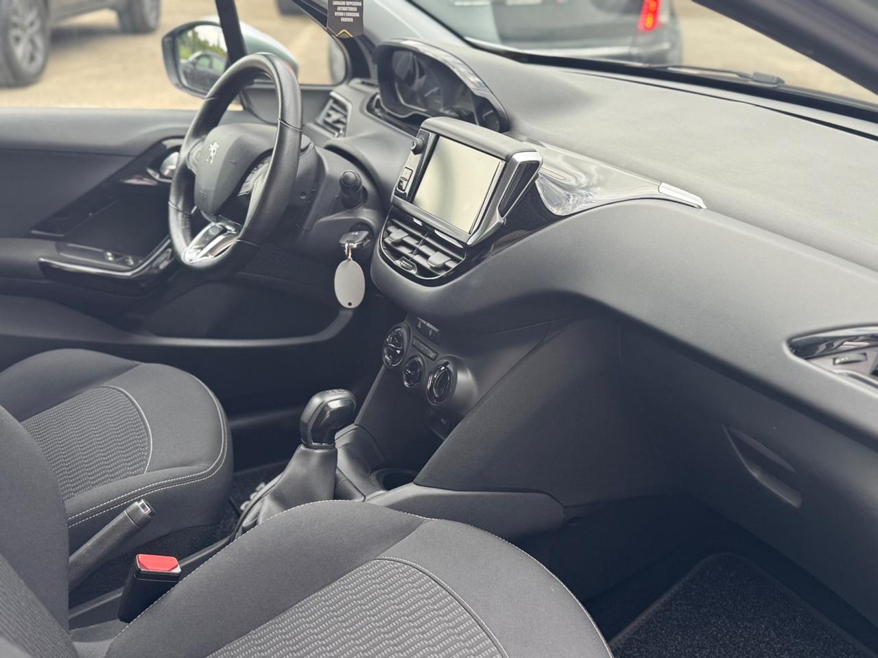Peugeot 208 PureTech 82 5 porte Allure PERFETTA