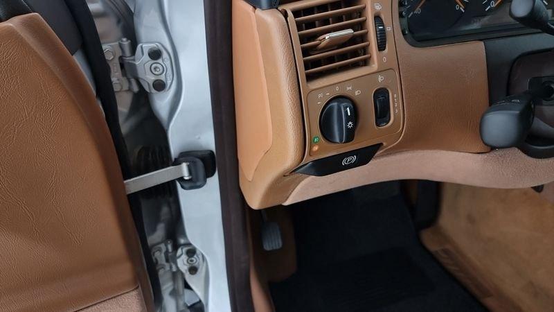 Mercedes-Benz Classe E E 300 turbodiesel cat Elegance