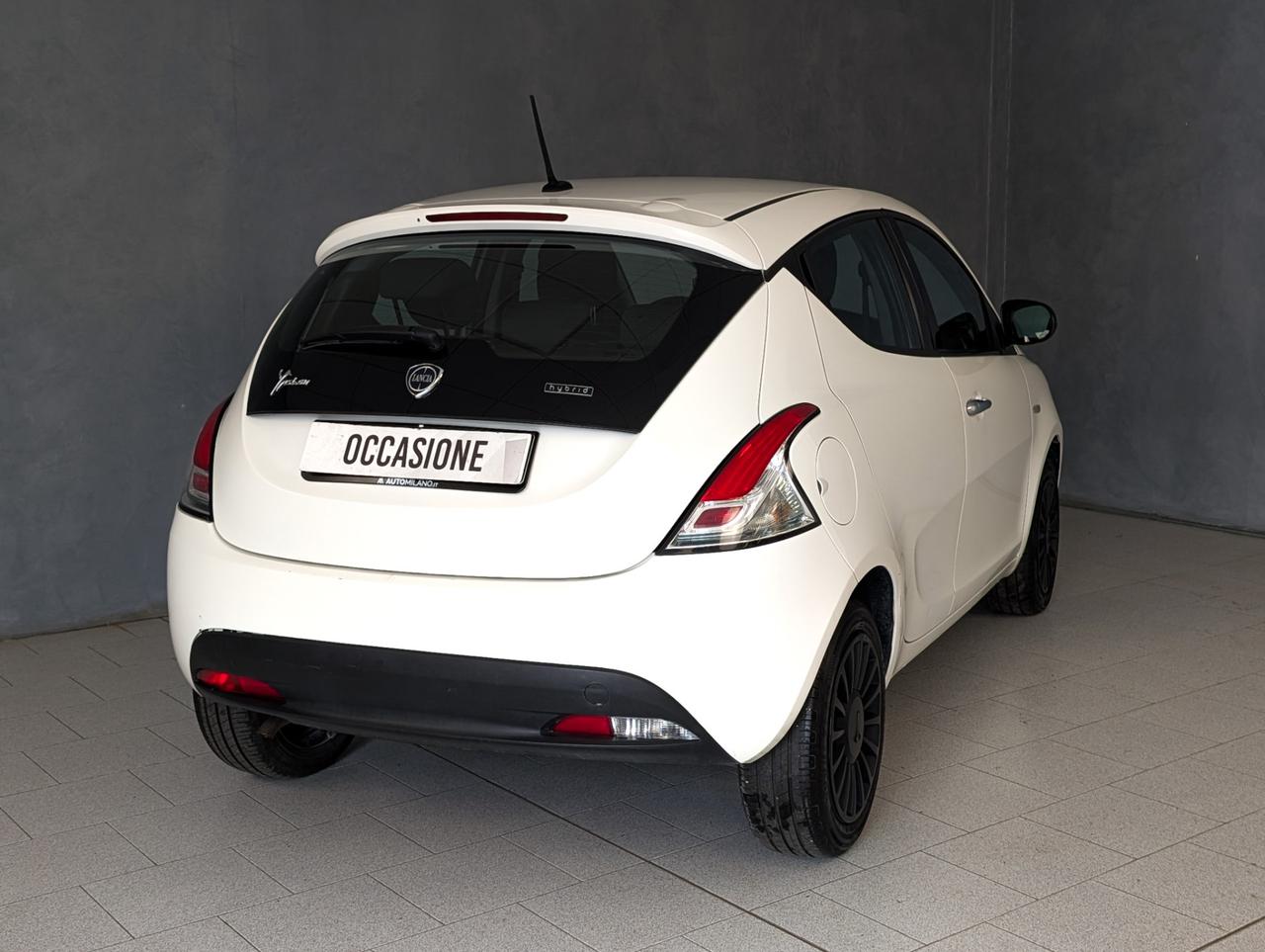 Lancia Ypsilon 1.0 Hybrid 70cv Silver