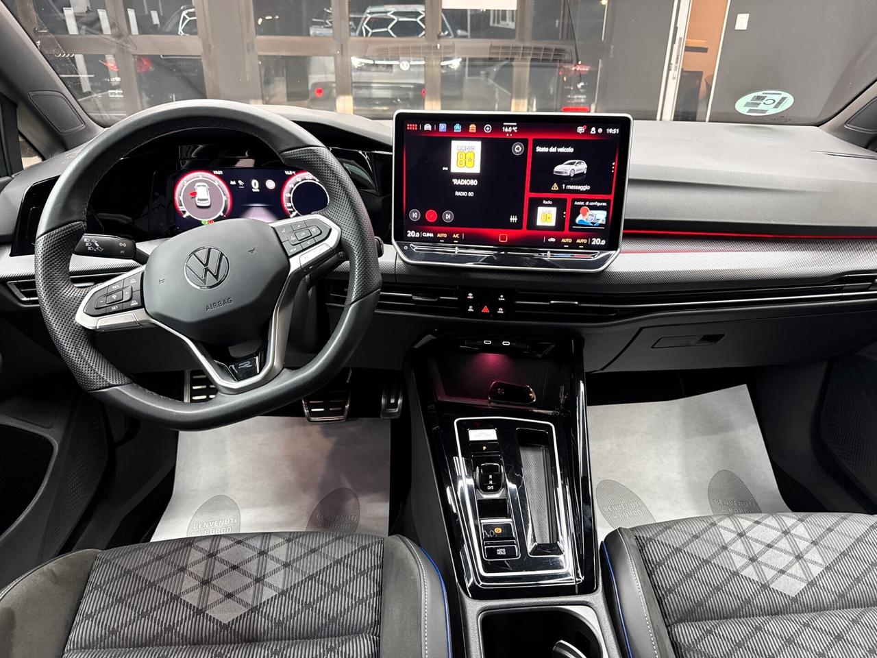 Volkswagen Golf 2.0 TDI 150CV R-Line DSG