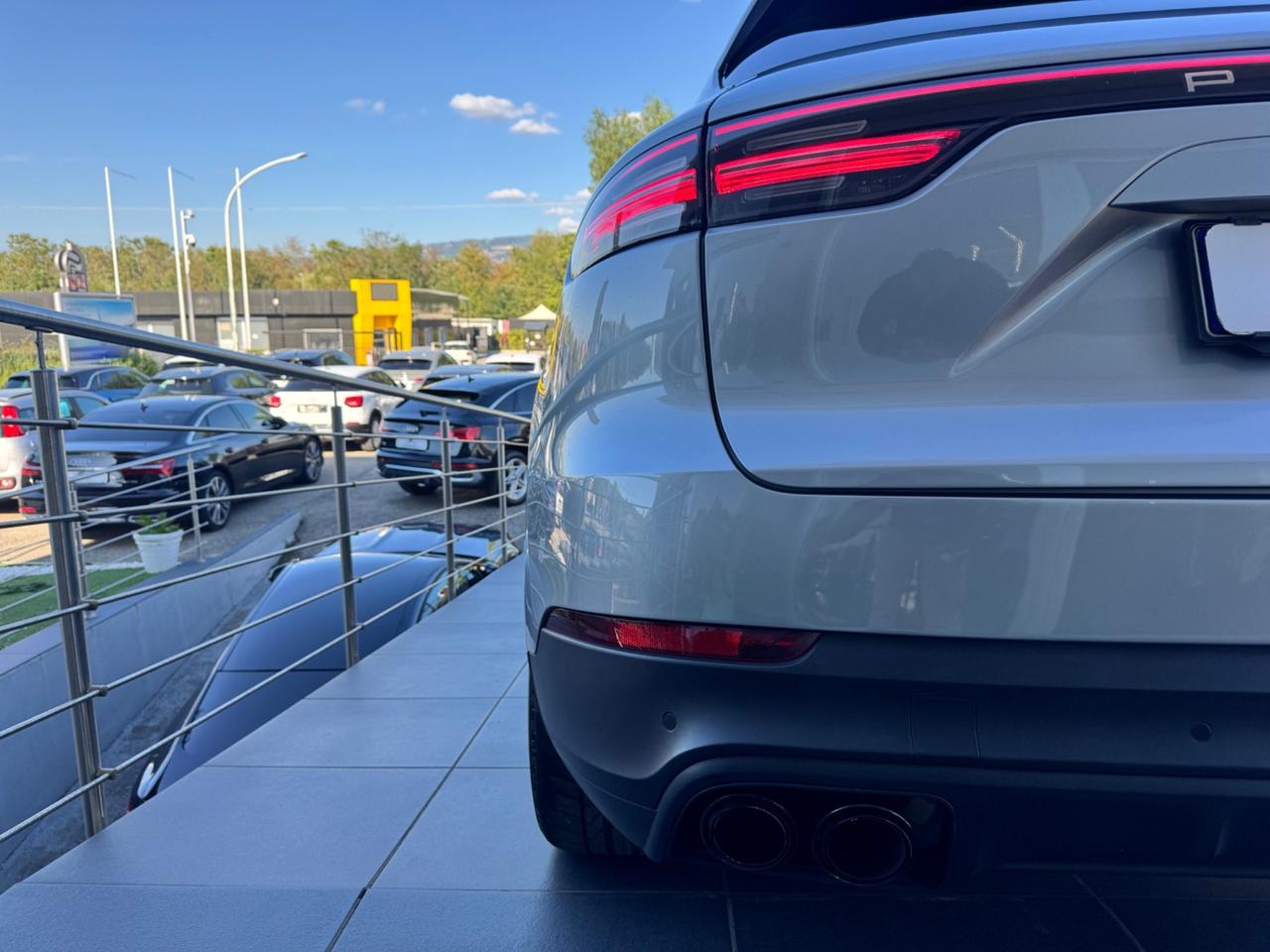 Porsche Cayenne 3.0 V6 E-Hybrid open edition uni pro italia