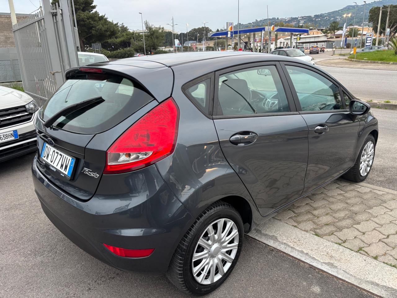 Ford Fiesta 1.4 TDCi 68CV 5 porte Titanium
