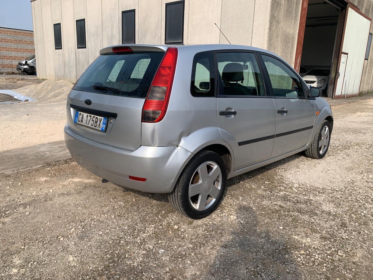 Ford Fiesta 1.4 16V 5p. Zetec