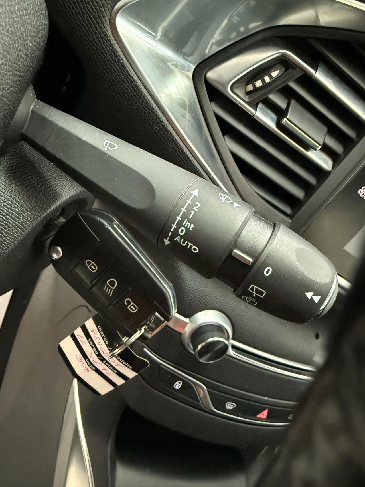 Peugeot 308 BlueHDi 120 S&S EAT6 SW Allure