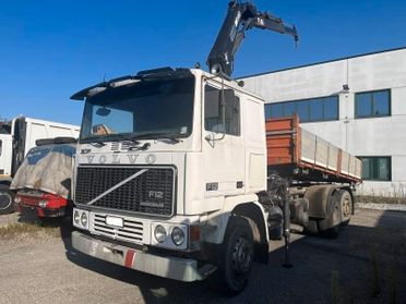 VOLVO FL12 6X2 GRU HAIB 140 E CASSONE RIBALTABILE TRILATERALE