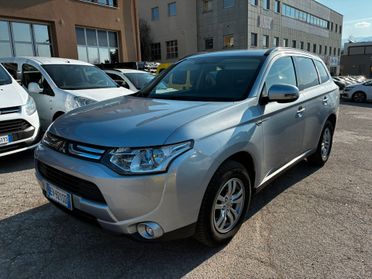 MITSUBISHI OUTLANDER 4x4 2.2 DI-D 150CV AUTOMATICO
