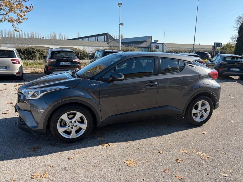 Toyota C-HR 1.8 Hybrid E-CVT Dynamic