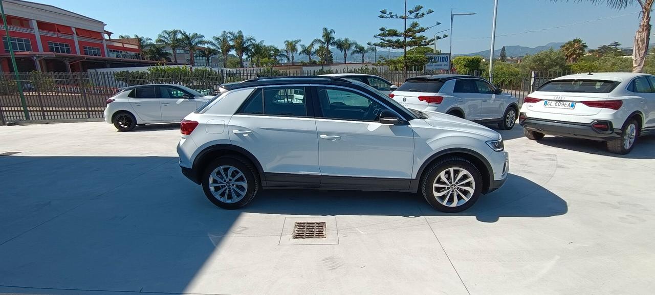Volkswagen T-Roc 1.0 TSI EDITION PLUS