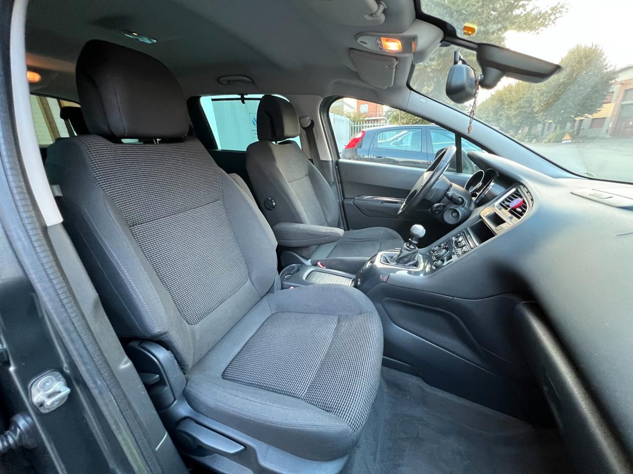 Peugeot 5008 1.6 HDi 112CV Business