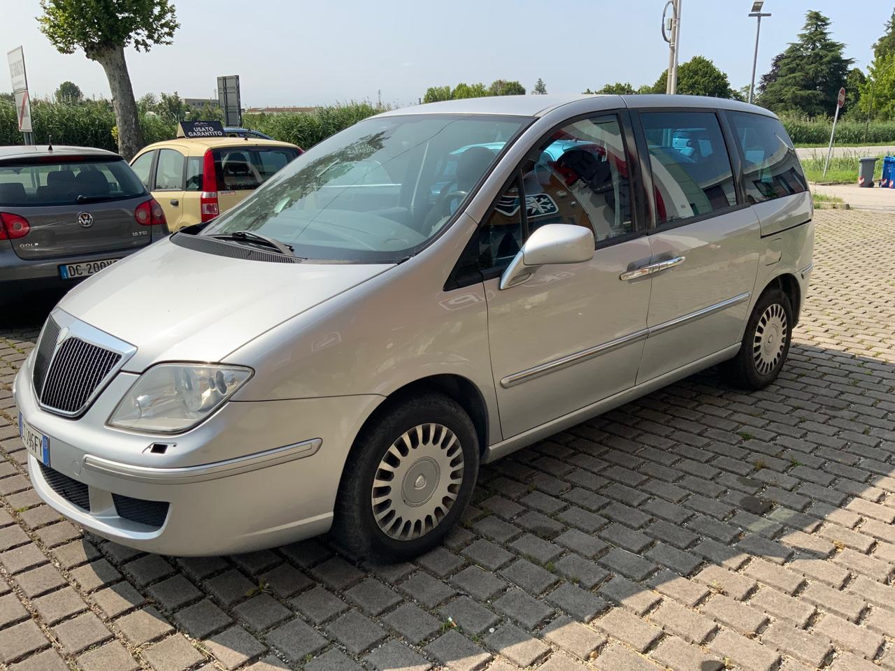 Lancia Phedra 2.2 jtd Emblema plus