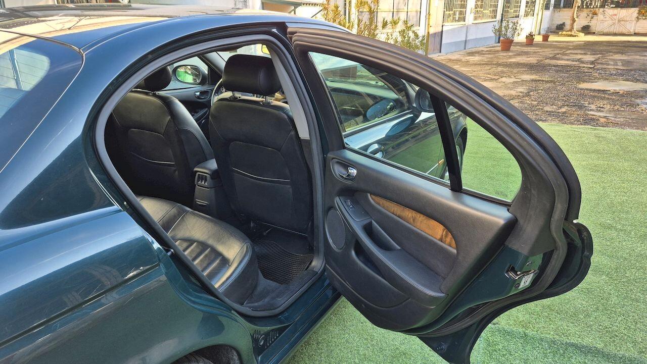 Jaguar X-Type 2.5 V6 AWD Executive – 2002