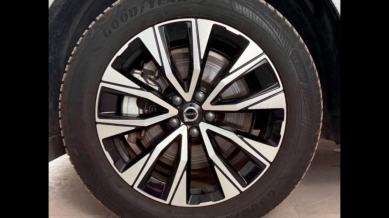 VOLVO XC60 II 2022 - XC60 2.0 t6 phev Plus Dark awd auto