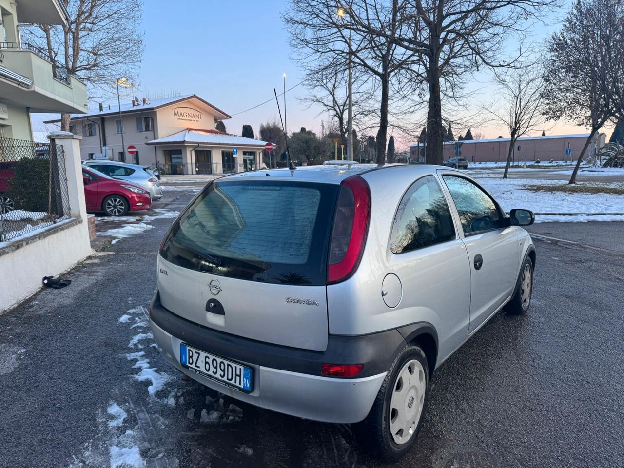 Opel Corsa 1.2i 16V cat 3 porte Comfort