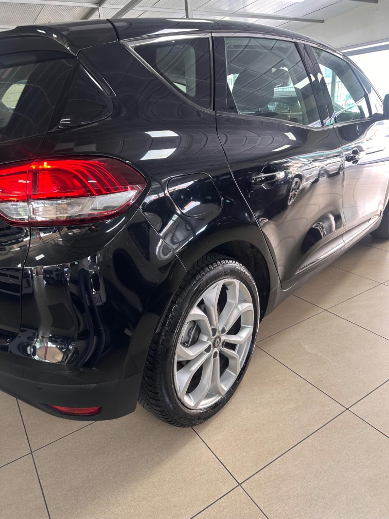 Renault Scenic Scénic dCi 8V 110 CV EDC Energy Sport Edition2
