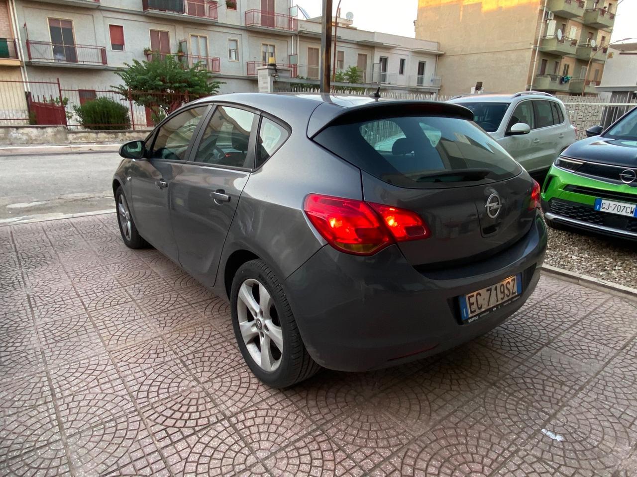 Opel Astra 1.7 CDTI 110CV 5 porte Cosmo