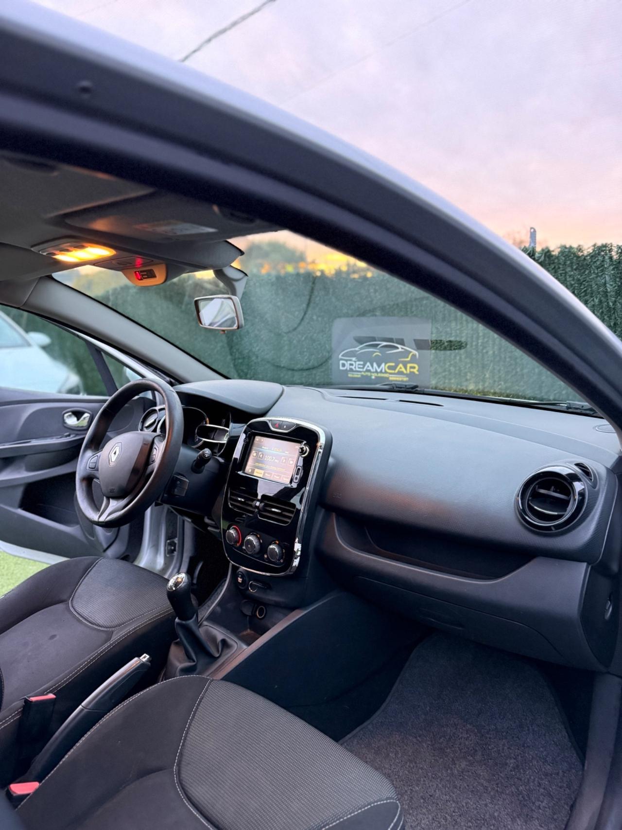 Renault CLIO 2013 1.2 BENZINA NEOPATENTATI NAVI FULL