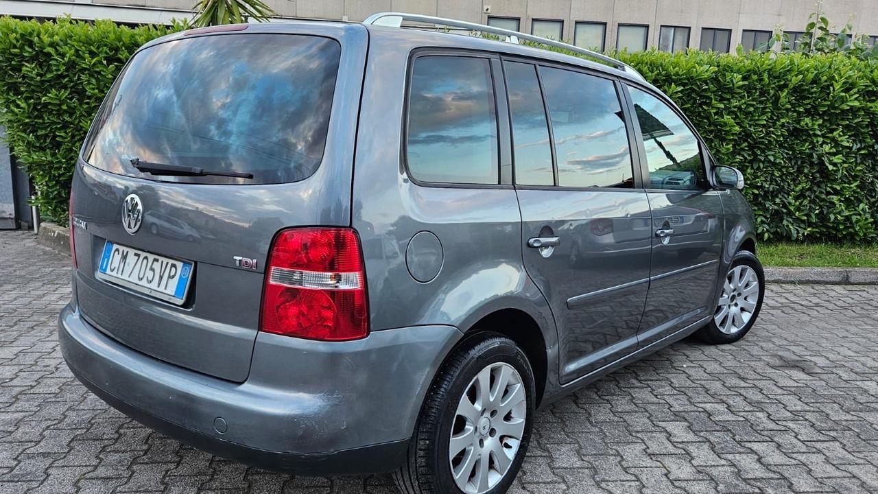 Volkswagen Touran 2.0 TDI 136CV Highline